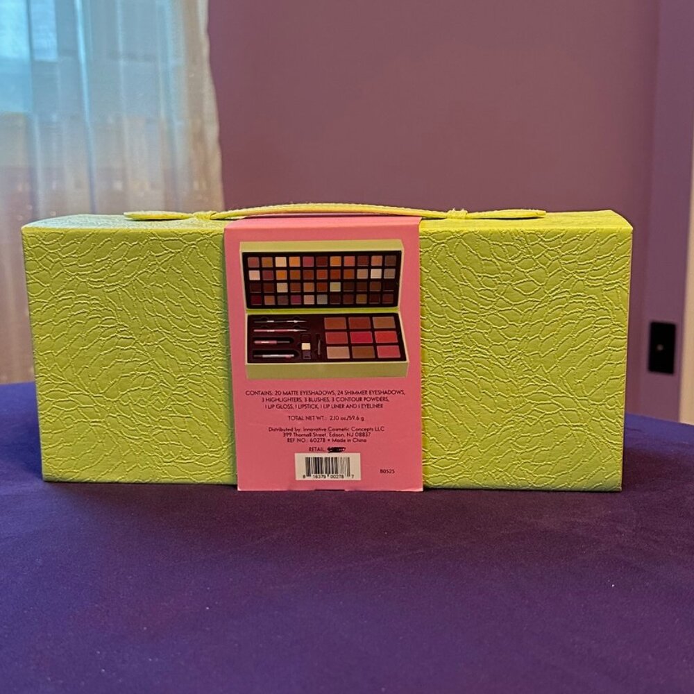 The Ultimate Makeup Tote - Picture 6 of 6